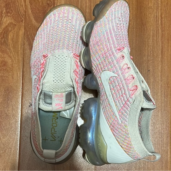 Nike Bundle - Picture 4 of 8